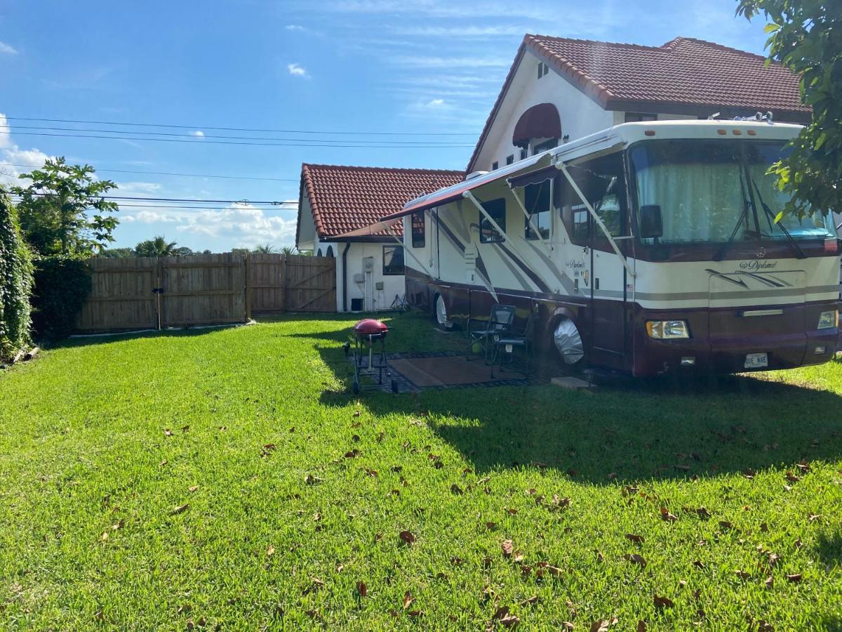 Remodeled And Comfortable Rv - Free Parking Miami Bagian luar foto